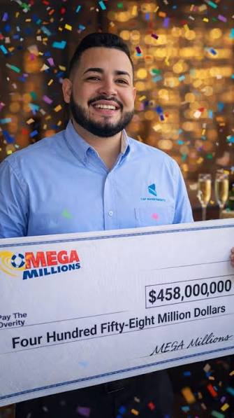 Ganhador celebrando um prêmio da Mega Millions
